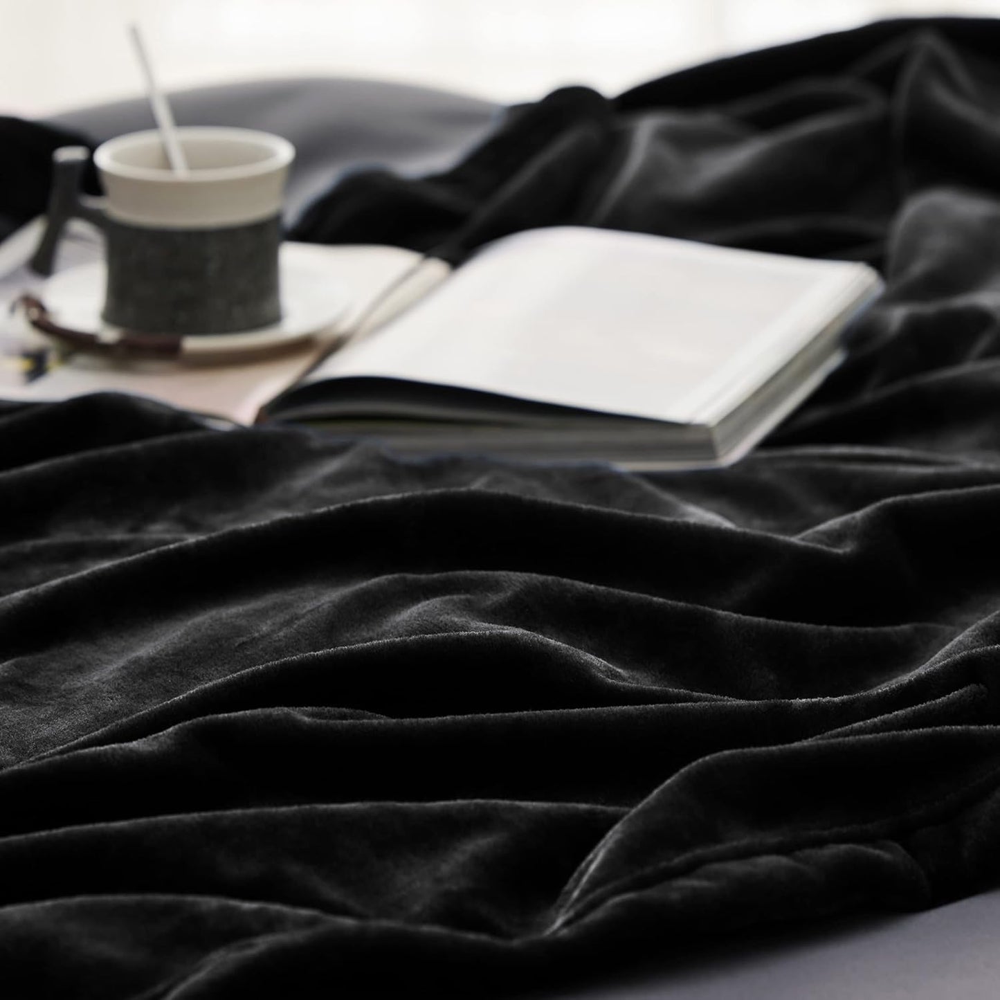 Custom Soft 100% Polyester coral Flannel Fleece travel Blanket Minky plush Quality Throw Blanket